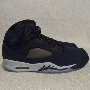 Air Jordan Retro SE 5. Dark Blue. Size 10.5. Great shoe Best made Jordan Shoe..